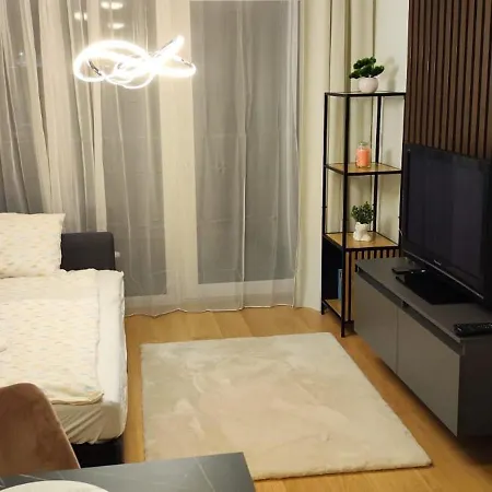 New With Free Garage Parking Near The Airport Apartment *