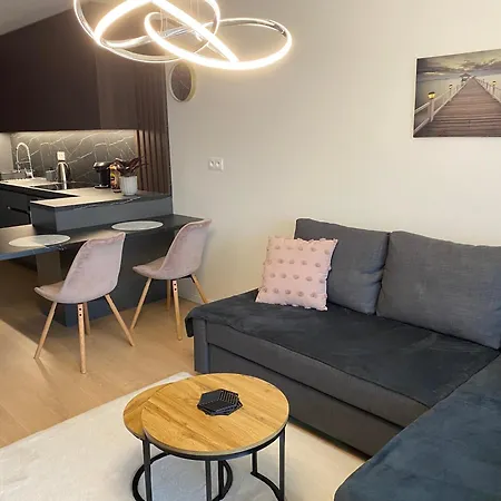 New With Free Garage Parking Near The Airport Apartament Bratysława
