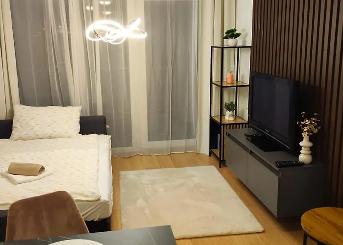 New With Free Garage Parking Near The Airport Apartmán *