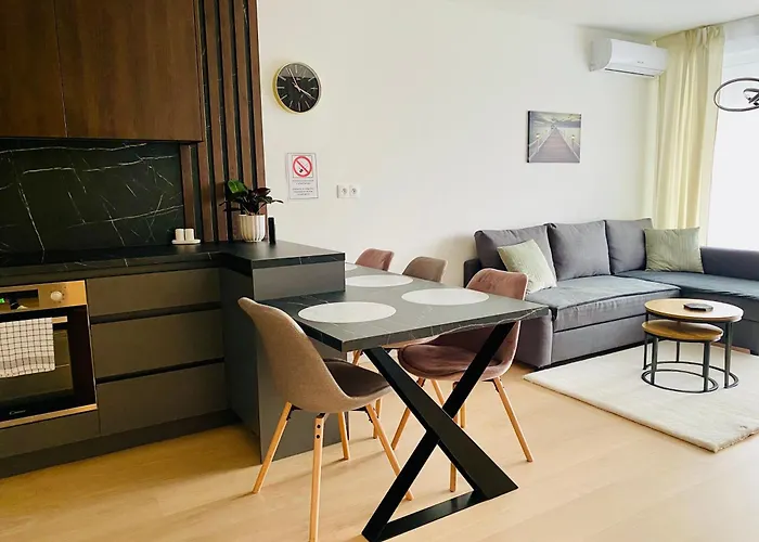 Appartement New With Free Garage Parking Near The Airport