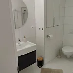 New With Free Garage Parking Near The Airport ברטיסלאבה