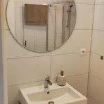 New With Free Garage Parking Near The Airport דירה ברטיסלאבה