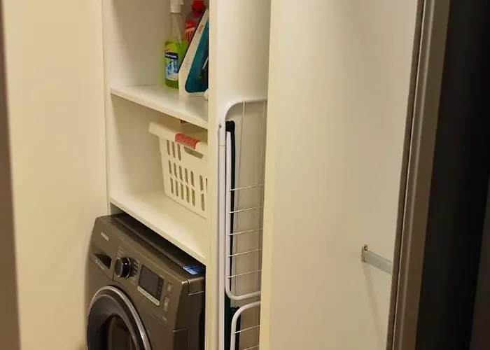 Apartament New With Free Garage Parking Near The Airport