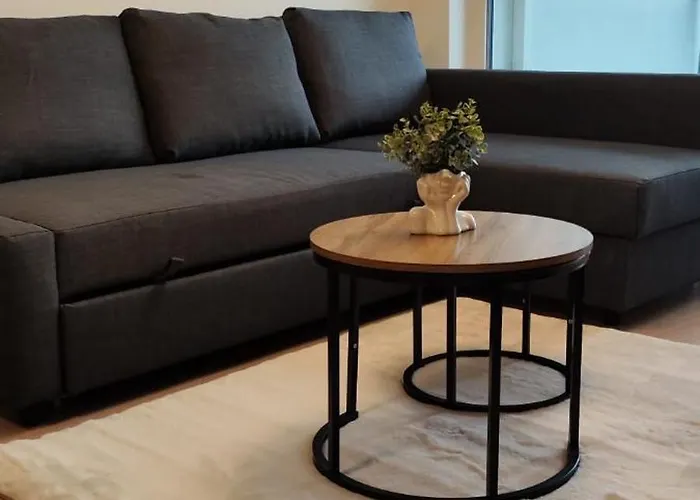 Apartament New With Free Garage Parking Near The Airport